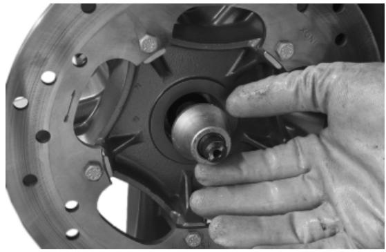 PIAGGIO X7 - Removing the rear wheel - 1