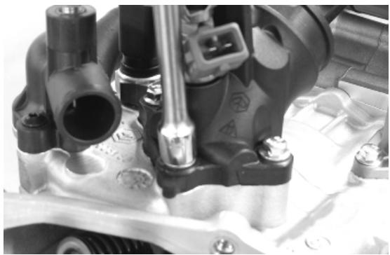 PIAGGIO X7 - Refitting the intake manifold - 1