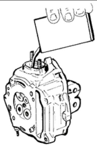 PIAGGIO X7 - Inspecting the valve sealings - 1