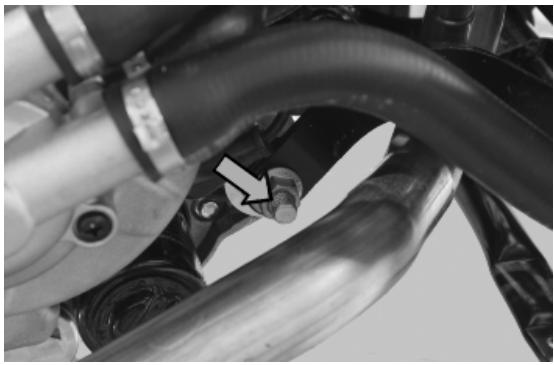PIAGGIO X7 - Muffler supporting arm removal - 5