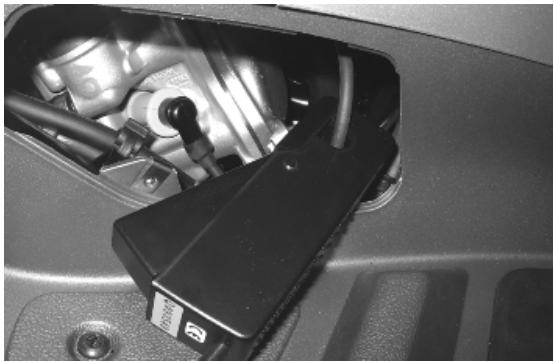 PIAGGIO X7 - Checking the spark advance - 4