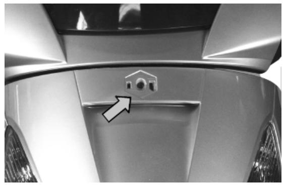 PIAGGIO X7 - Front central cover - 2