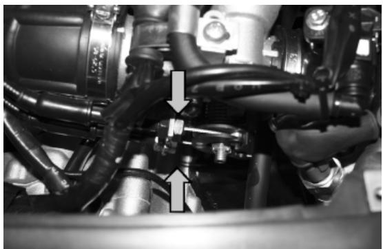 PIAGGIO X7 - Removing the butterfly valve - 8