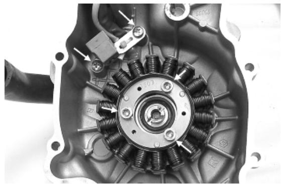 PIAGGIO X7 - Removing the stator - 1