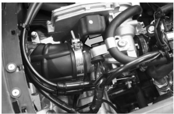 PIAGGIO X7 - Removing the butterfly valve - 7