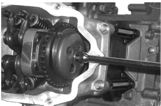 PIAGGIO X7 - Refitting the head and timing system components - 11