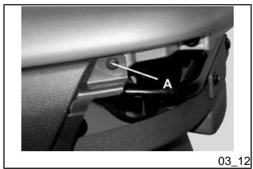 PIAGGIO X9 EVOLUTION - Removing the sides (03_09, 03_10, 03_11, 03_12, 03_13) - 3