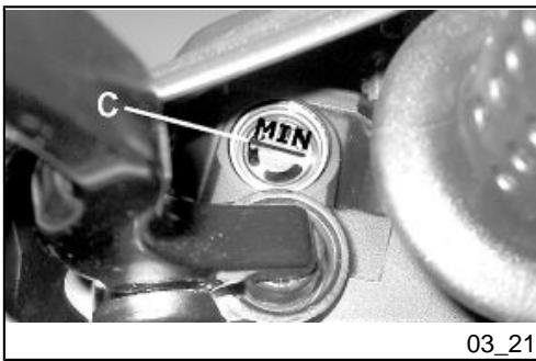 PIAGGIO X9 EVOLUTION - Checking the brake oil level (03_20, 03_21) - 1