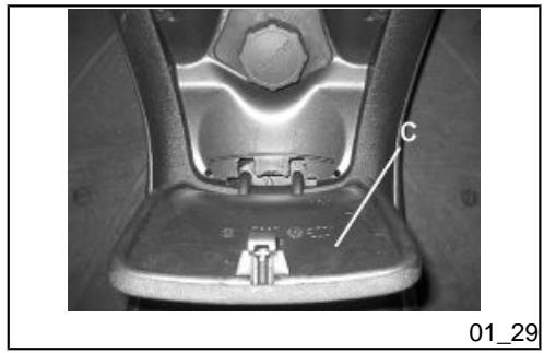 PIAGGIO X9 EVOLUTION - Accessing the fuel tank (01_28, 01_29) - 1