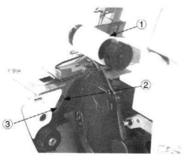 SINGER 14SH654 - Comment remplacer le coudeau fixe - 2