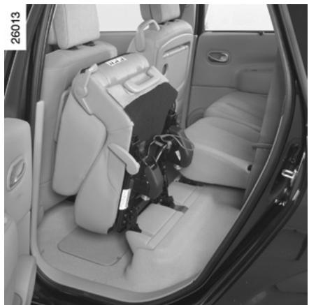 RENAULT SCENIC II - Pour déplier un siège - 1