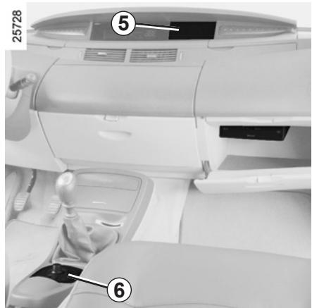 RENAULT ESPACE 4 2010 - Boîte à gants D - 1