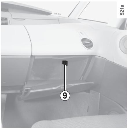 RENAULT ESPACE 4 2010 - ÉCLAIRAGE INTÉRIEUR : remplacement des lampes (3/4) - 1