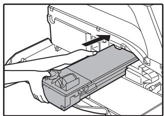 SHARP MX-M202D - Insérez la cartouche de toner le long des guides jusqu'à ce qu'elle se bloque tout en poussant le levier de déverrouillage. - 1