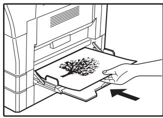 SHARP MX-M202D - Retournez la copie de l'original a et sans modifier la position du bord le plus proche de vous, insérez-la dans le plateau d'alimentation auxiliaire. - 2