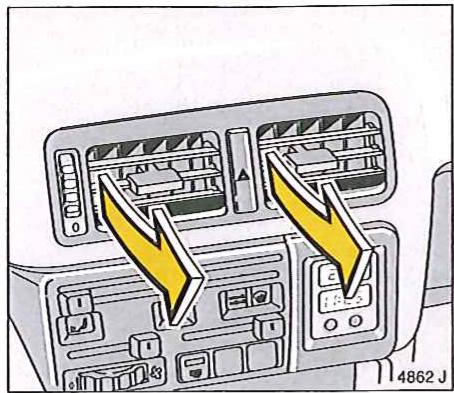 OPEL CALIBRA - Grilles arrêtant les feuilles - 1