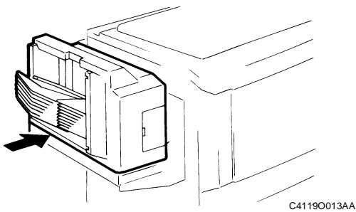 KONICA MINOLTA CF911P - Remplacement de la cartouche d'agrafes - 6