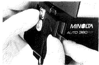 MINOLTA AUTO ELECTROFLASH 360PX - ALIMENTATION - 3