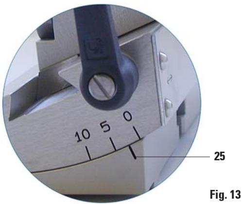 LEICA KNIFE HOLDER CE - Réglage de l'angle de dépouille sur le portecouteau ce - 1