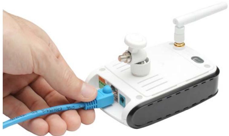 CITIZEN DCS-2121 - Branchez le câble ethernet - 1