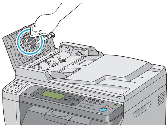 EPSON ACULASER CX17NF - Nettoyage du rouleau d'alimentation du chargeur automatique de documents (ADF) (epson aculaser cx17nf/cx17w uniquement) - 2