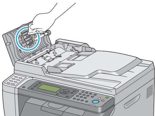 EPSON ACULASER CX17WF - Nettoyage du rouleau d'alimentation du chargeur automatique de documents (ADF) (epson aculaser cx17nf/cx17w uniquement) - 2