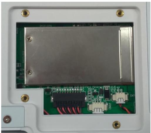 Advantech MIT-W102 - Inserting SSD - 3