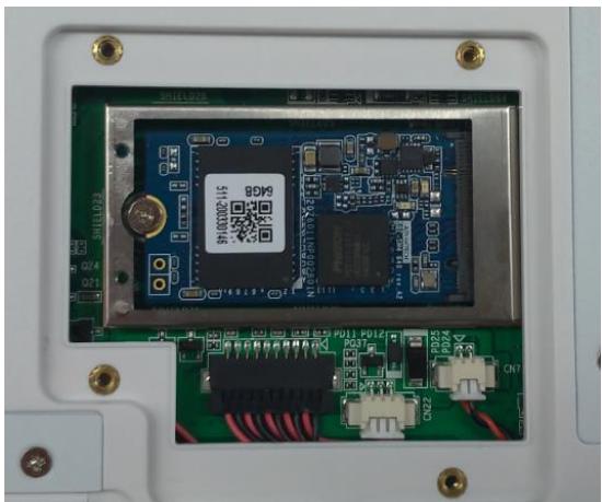 Advantech MIT-W102 - Removing SSD - 2