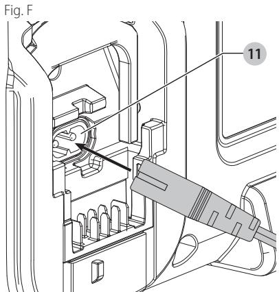 DEWALT DCR010 - Alimentación con cable de energia CA (Fig. F) - 2