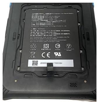 Unitech RT112 - Install the Battery - 3