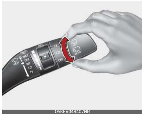 KIA E-Soul (2019) - Utilisation du commutateur d'essuie-glace et de lave-glace de lunette arrête - 1