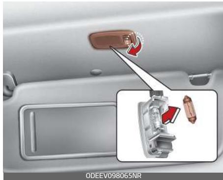 KIA E-Soul (2019) - Remplacement d'une lampe de miroir de pare-soleil (type ampoule) (selon l'equipement) - 1