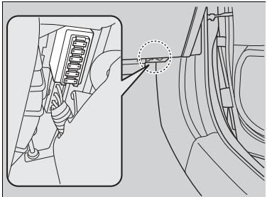 Honda Civic 9 Phase 1 (2012-2015) - Boîte à fusible interieure côte passager - 1
