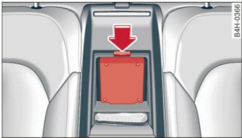 AUDI A8 S8 (2014) - Préparation de la lunette amovible - 1