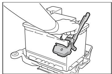 TOYOTA Aygo X - Remontage du porte-batterie - 2