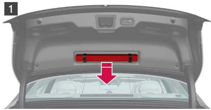 VOLVO S60 Hybride (2024) - Dépliez le triangle de présignalisation - 1