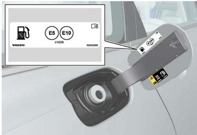 VOLVO V90 Cross Country (2025) - Remplir de carburant - 2