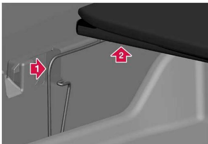 VOLVO XC40 (2024) - Retrait du plancher pliable de compartiment à bagages\* - 2