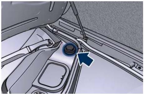 Maserati Levante - Ajout de liquide du dispositif lave-phares/lave-glace - 1