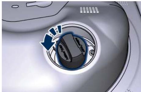 Maserati Levante - Comment faire l'appoint d'AdBlue® vous-mêmes - 5