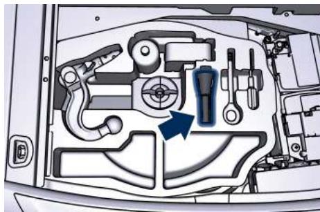 Maserati Levante - Entonneir de secours pour le ravitationnement en carburant - 1
