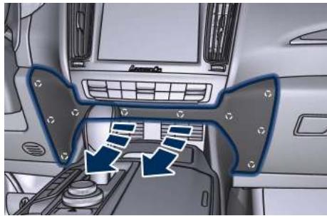 Maserati Levante - Déverrouillage manuel du vide-poches - 1