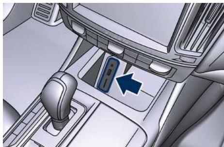 Maserati Levante - Entrées AUX, USB et carte mémoire SD - 2