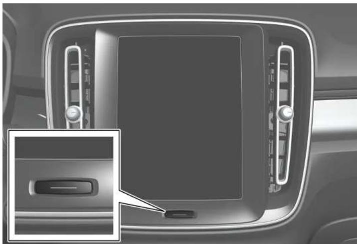 VOLVO V60 (2025) - Nettoyer l'écran central - 1
