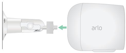 ARLO Essential/ Essential Spotlight/Essential Spotlight XL - Fixez votre CAMERA au support. - 1