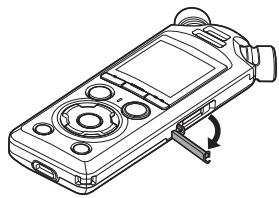OM SYSTEM LSP5 - Insertion d'une carte microSD - 1