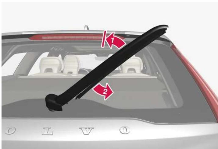 VOLVO V90 (2025) - Remplacer le balai d'essuie-glace de lunette arrière - 1