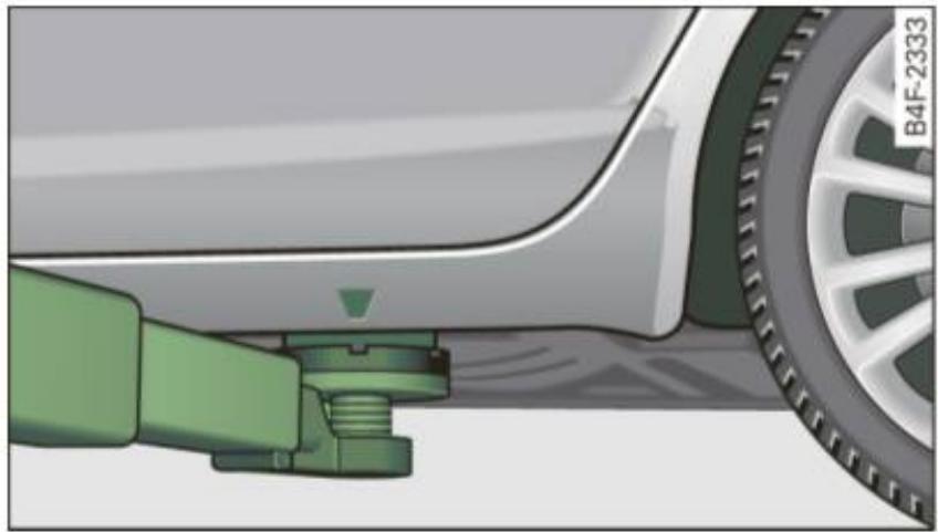 AUDI A4 (2010) - Levage du véhicule avec pont élévateur d'atelier ou un cric roulant - 2