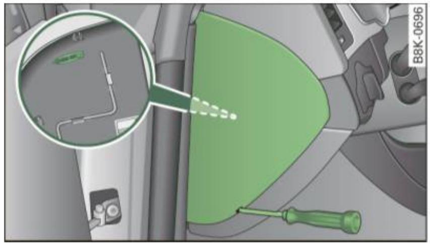 AUDI A4 (2010) - Remplacement d'un fusible - 1