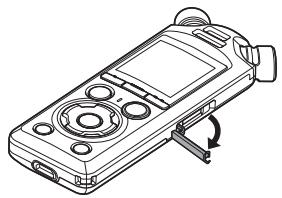 OM SYSTEM LSP5 - Insertion d'une carte microsd - 1